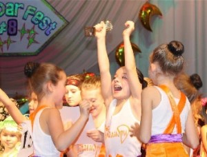  ""  ""     "Dance Dar Fest"