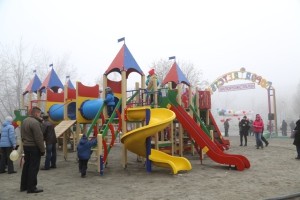 «Запорожсталь» построила большой детский комплекс