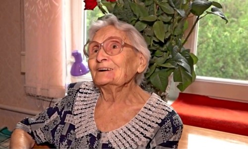 ������� ����������������: ����������� �������� 100-������ ������ (�����)