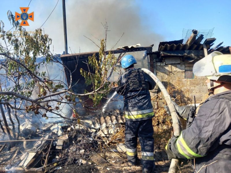 У двох районах Запорізької області внаслідок ворожих обстрілів виникло 11 пожеж (Фото)