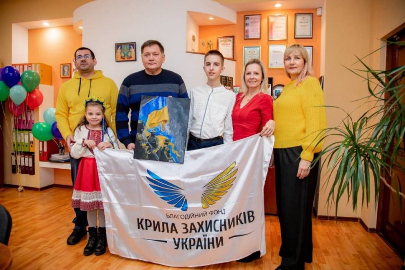 В Запоріжжі школярі проводять благодійний аукціон на підтримку ЗСУ (ФОТО)