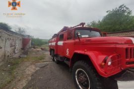 Співробітники ДСНС у Запорізькій області ліквідували пожежу, яка сталась через атаку росіян  