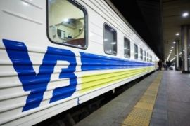 Триває щоденна евакуація з Запорізької області поїздом, що рушає із Запоріжжя