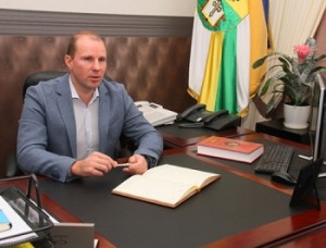 100     .      " "