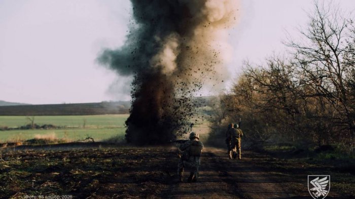 �������� ������ ������ �� 26 �����: 1 325 650 (+960) ���, 40711 (+76) ���������, 24463 (+5) ���