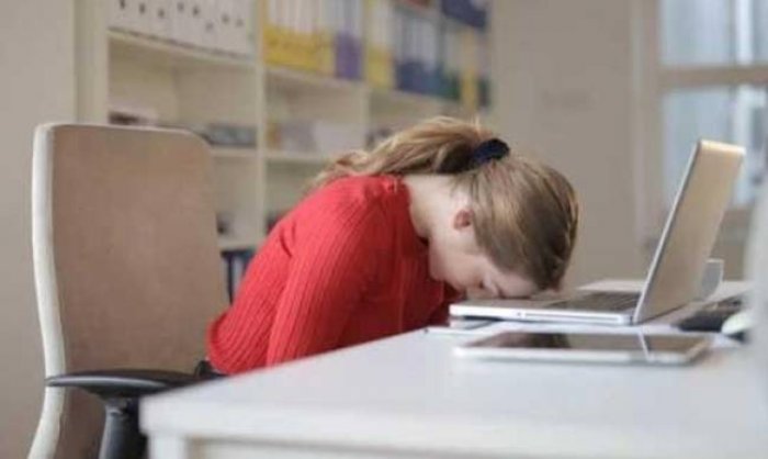 Пробіжка, вітаміни та світлотерапія: як позбутися сонливості Пробіжка, вітаміни та світлотерапія: як позбутися сонливості