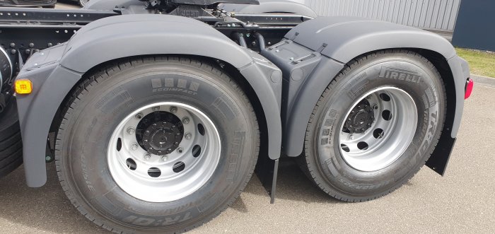 315/80 R22.5 і 385/55 R22.5: як підібрати шини для тягача і напівпричепа 315/80 R22.5 і 385/55 R22.5: як підібрати шини для тягача і напівпричепа