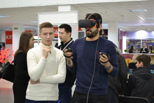    StartUPfest     220  (, )