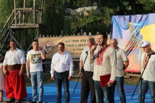 Сотни запорожцев пришли на открытие фестиваля «Запорожский Спас»