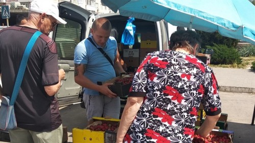 В Запорожье на рынок нагрянули полицейские: подробности