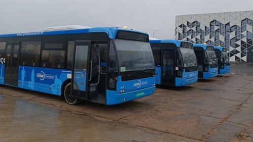 В Запорожском аэропорту начали работать перронные автобусы: подробности (ФОТО)