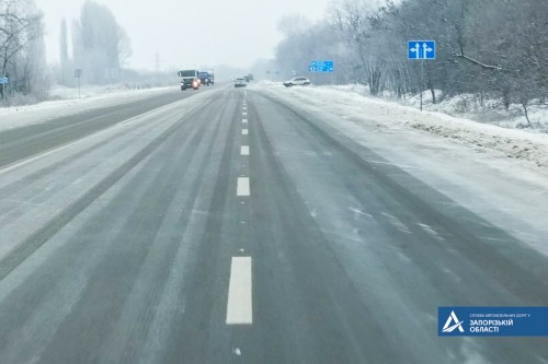 Метели и снежные заносы: как сейчас обстоит ситуация на дорогах Запорожской области (ФОТО)