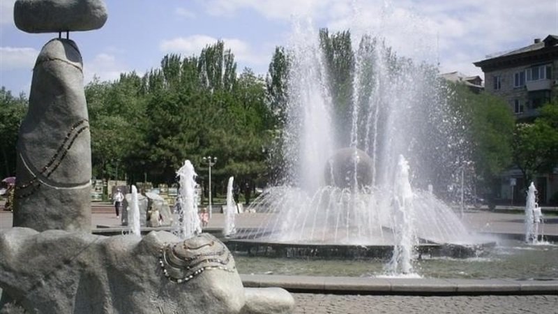      « »