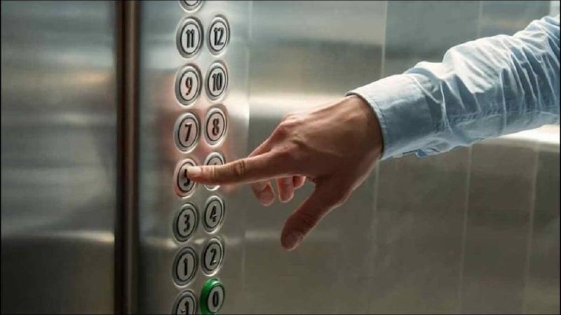 Як діяти, якщо ви застрягли в ліфті через відключення електроенергії