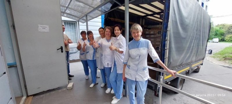 Запорізька обласна клінічна лікарня отримала гуманітарну допомогу від волонтерів «Української команди»