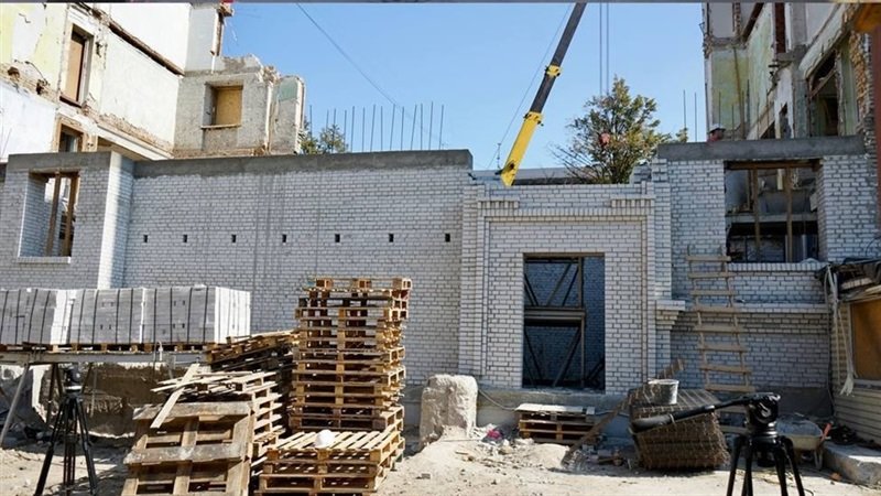 Продовжується відновлення зруйнованих будинків