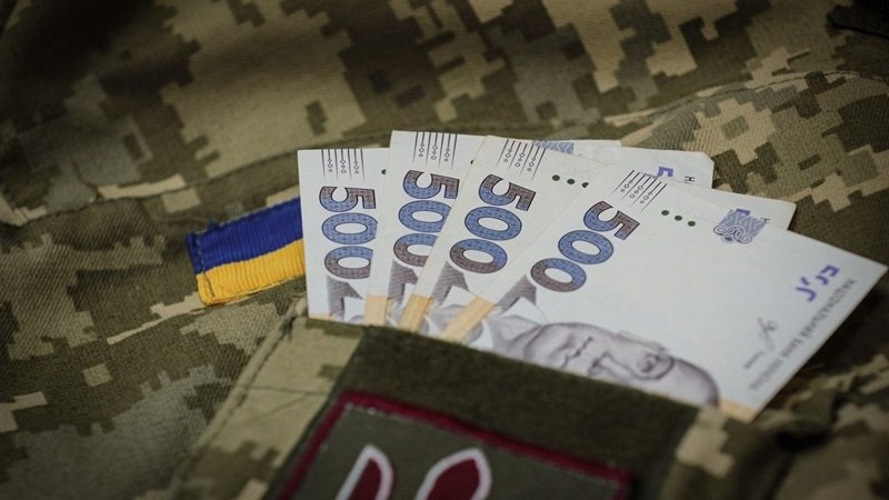 У Запоріжжі захисники і захисниці України отримали матеріальну допомогу
