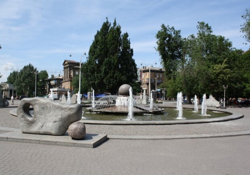       100   