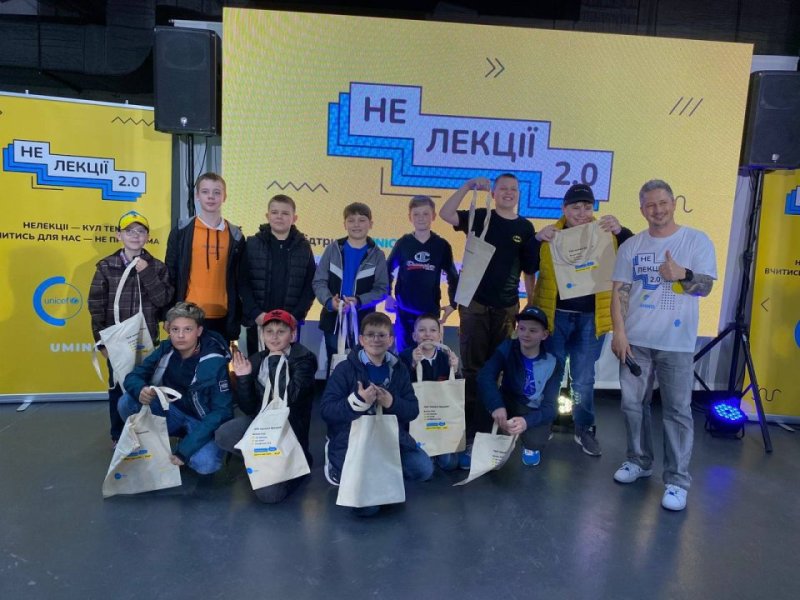 ������ ��������� ����� �������� � ��������� � �������