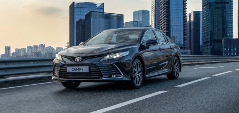       6 Toyota Camry 2021         ⳻