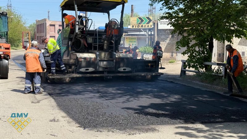 Комунальники дбають про благоустрій міських територій