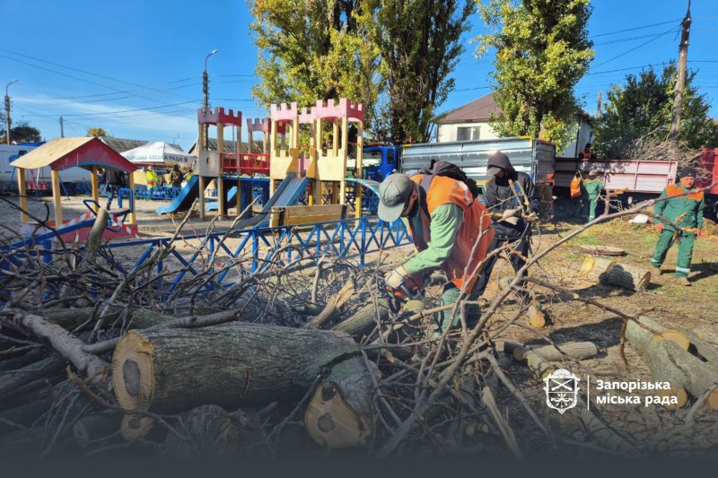 «Закрито» вікна у 4 будинках