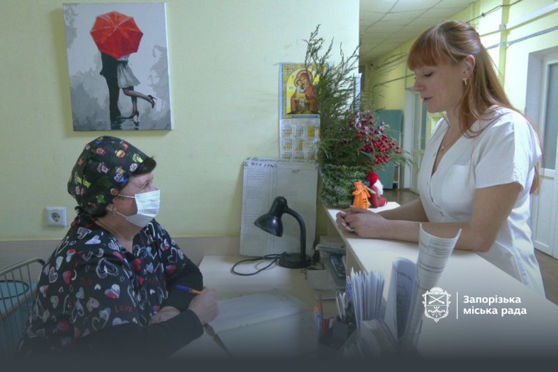 ����� 1300 �������� �� ��