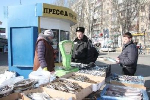	В Александровском районе продолжается борьба со «стихийной» торговлей
