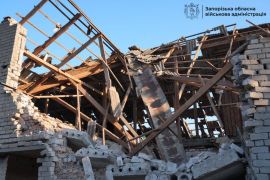 Комунальники «закрили» вікна у будинку